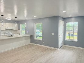 25 Harding St in Beaufort, SC - Building Photo