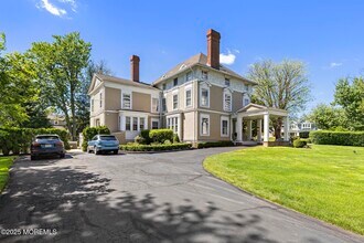 39 River Ave in Monmouth Beach, NJ - Building Photo - Building Photo