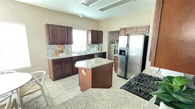 1602 Stoney Park Dr in Houston, TX - Building Photo - Building Photo