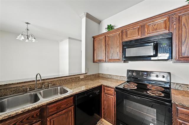 2353 Homewood Ln in Grand Prairie, TX - Building Photo - Building Photo