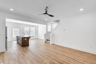11 Shager Pl in Travelers Rest, SC - Building Photo - Building Photo