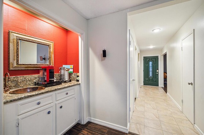 910 Coachlight Dr in Houston, TX - Building Photo - Building Photo