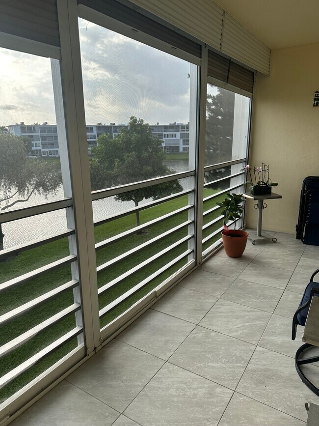 3024 Hythe B, Unit 3024 in Boca Raton, FL - Building Photo - Building Photo
