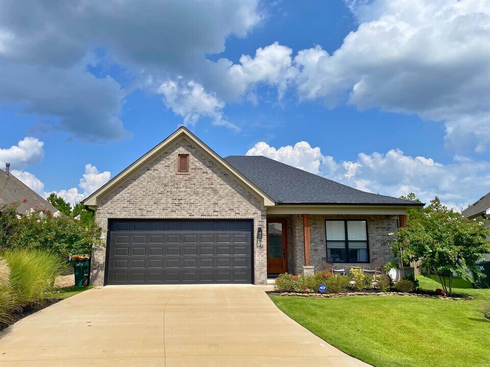 51 Saffron Cir in Little Rock, AR - Building Photo
