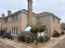 2308 Neptune Way in Kitty Hawk, NC - Building Photo