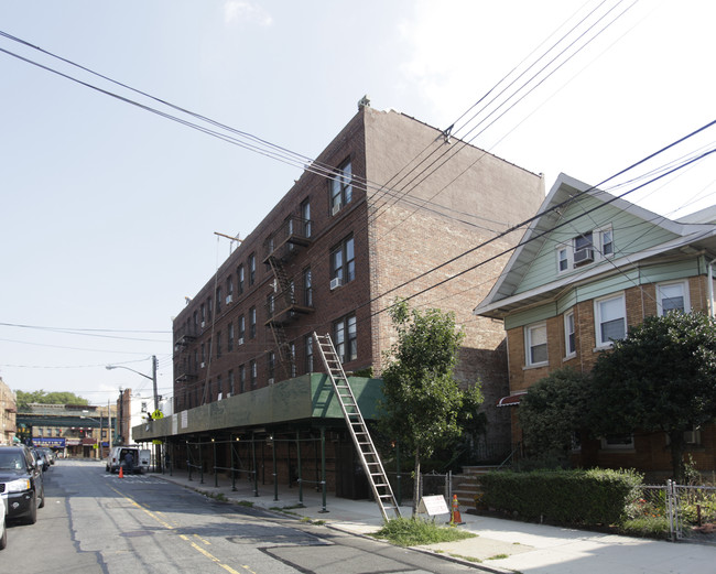 87-21 87th St in Jamaica, NY - Building Photo - Building Photo