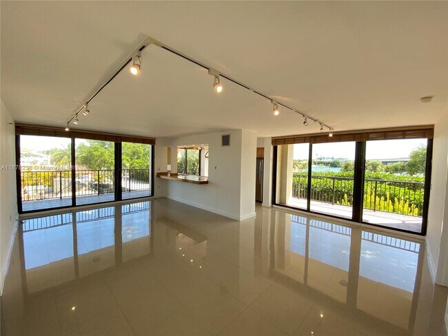 property at 801 N Venetian Dr
