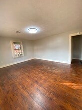 202 Francis St W in Jacksonville, AL - Building Photo - Building Photo