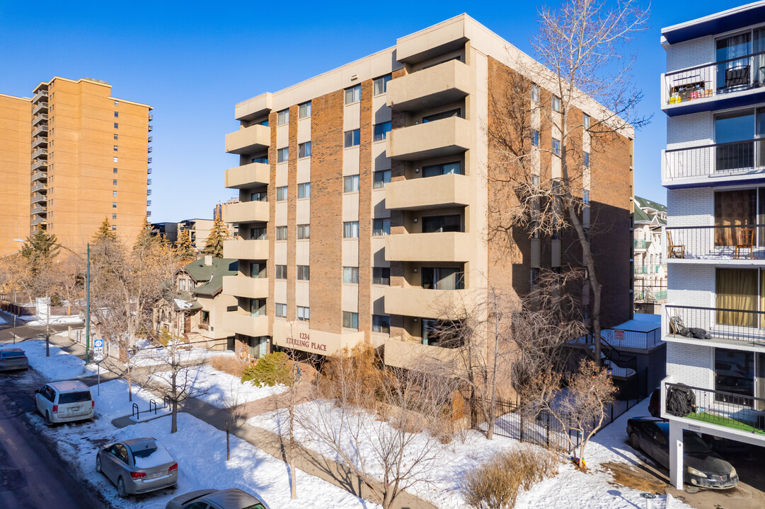 Sterling Place in Calgary, AB - Building Photo