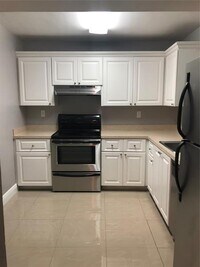 721 N Pine Island Rd, Unit 206