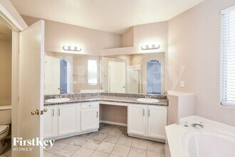 5008 Sparkling Sky Ave in Las Vegas, NV - Building Photo - Building Photo