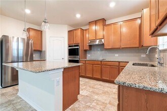 707 Dogwood St in Lockhart, TX - Building Photo - Building Photo