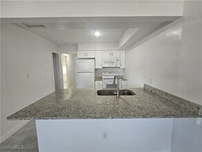 18540 Miami Blvd in Ft. Myers, FL - Building Photo - Building Photo