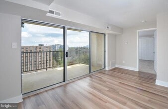 515 W Chelten Ave, Unit 1B-1207 in Philadelphia, PA - Building Photo - Building Photo