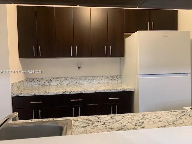 10801 SW 109th Ct in Miami, FL - Building Photo