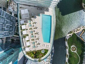 300 Biscayne Boulevard Way, Unit 3508 in Miami, FL - Building Photo - Building Photo