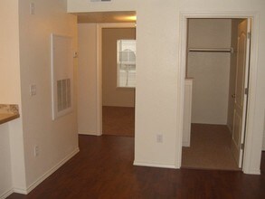 11839 Cloverbrook Ln-Unit -101 in Boise, ID - Building Photo - Building Photo