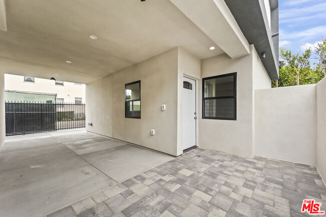 1055 Palms Blvd in Los Angeles, CA - Building Photo - Building Photo