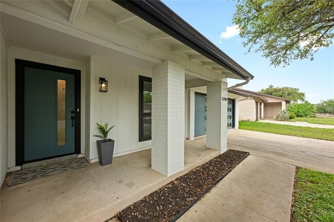 11708 Shoshone Dr in Austin, TX - Building Photo - Building Photo