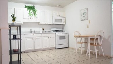 1700 SW 16th Ct in Gainesville, FL - Building Photo - Building Photo