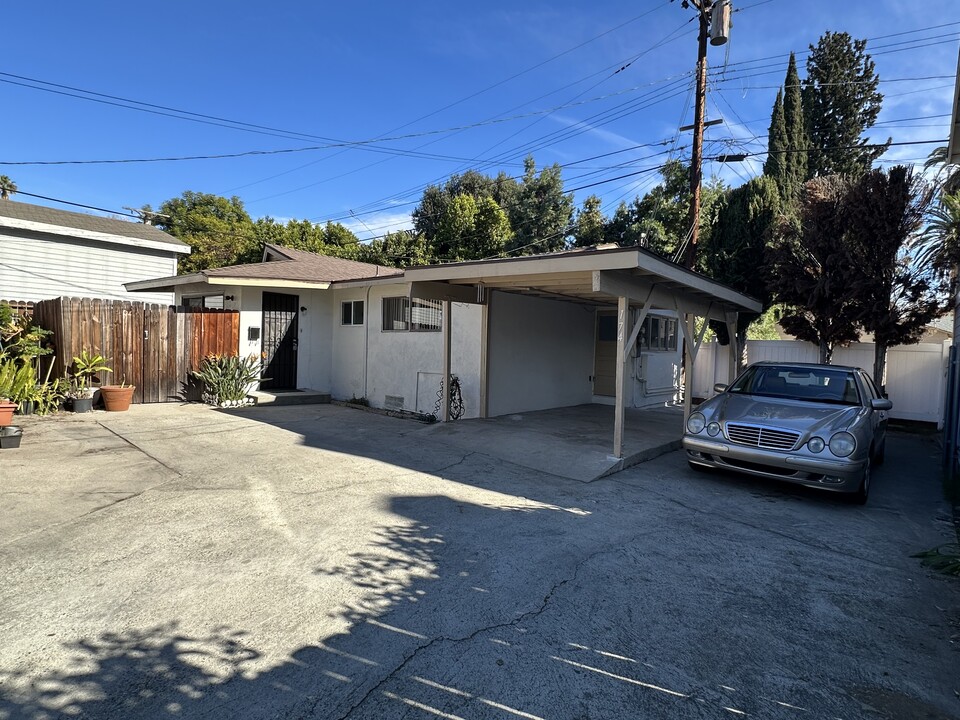 174 S Parkwood Ave in Pasadena, CA - Building Photo