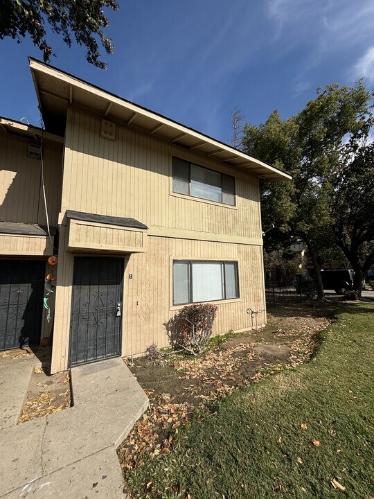 1808 Colorado Ave in Turlock, CA - Building Photo