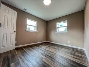 916 Crutcher St in Springdale, AR - Building Photo - Building Photo