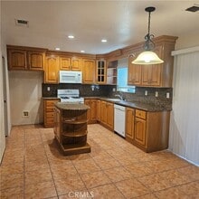 1030 Morning Sun Ln in Corona, CA - Building Photo - Building Photo