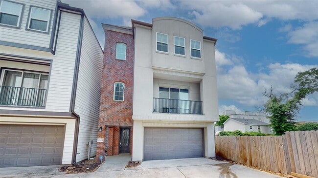 property at 1913 Hickory St