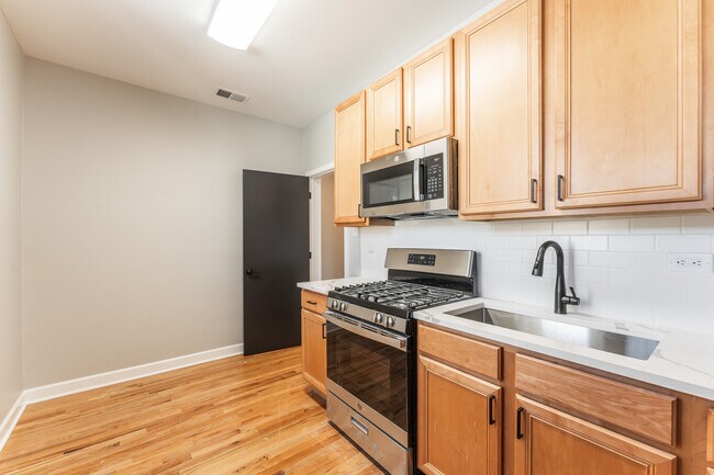 4324 W Addison St in Chicago, IL - Building Photo - Building Photo