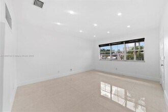 1565 NE 110th Terrace in Miami, FL - Building Photo - Building Photo