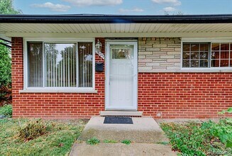 11809 Meteor Dr in Sterling Heights, MI - Building Photo - Building Photo