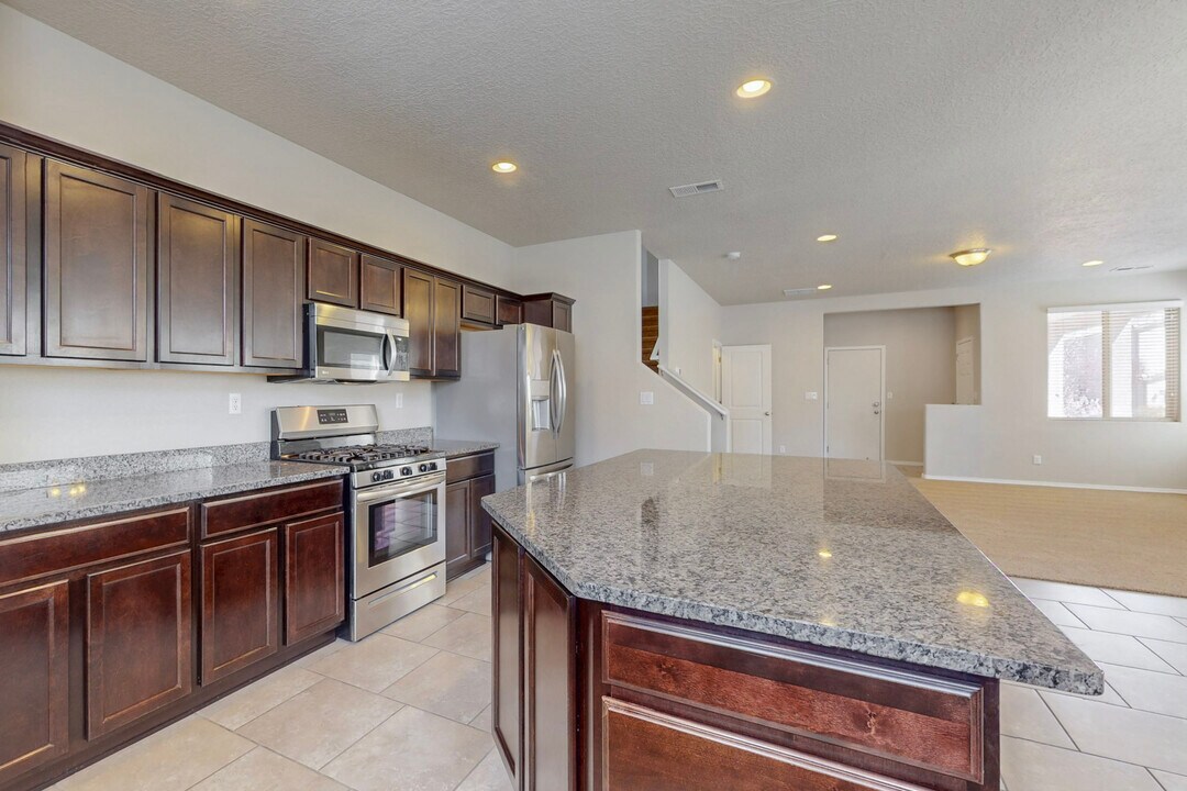 8912 Zephyr Pl NW in Albuquerque, NM - Building Photo