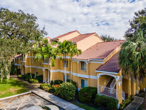 Sailboat Pointe Condos in Oakland Park, FL - Building Photo - Building Photo