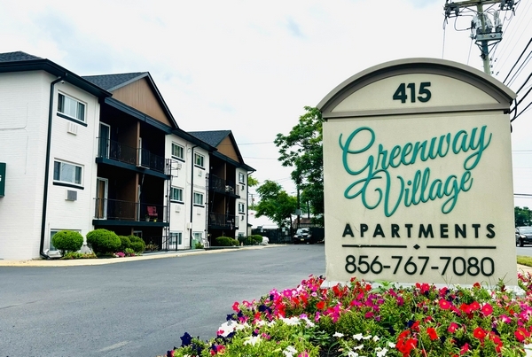 Greenway Village Apartments in West Berlin, NJ - Foto de edificio - Building Photo