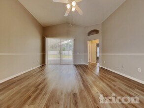 24839 Gun Smoke Dr in Land O Lakes, FL - Foto de edificio - Building Photo