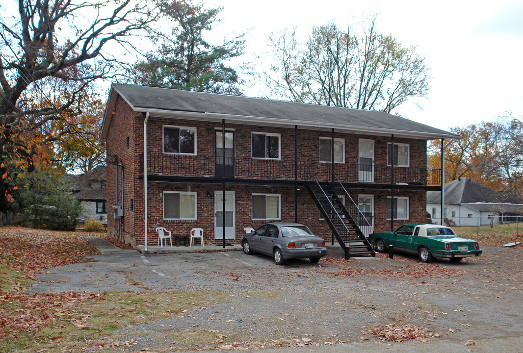 5639 Lon Roberts Dr in Knoxville, TN - Foto de edificio