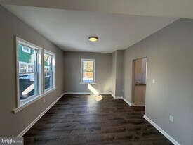 317 W Broad St in Palmyra, NJ - Building Photo