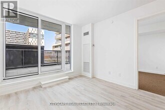 120-120 Varna Dr in Toronto, ON - Building Photo - Building Photo