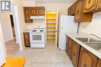 2701-2701 Aquitaine Ave in Mississauga, ON - Building Photo - Building Photo