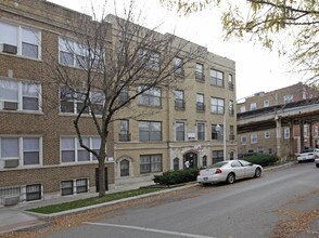 937 W Cornelia Ave in Chicago, IL - Foto de edificio - Building Photo