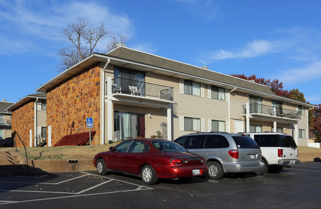 Indian Springs Apartments in Broken Arrow, OK - Building Photo