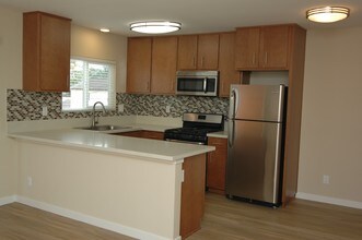 1051 Diamond St in San Diego, CA - Foto de edificio - Building Photo