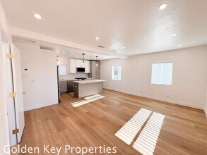 1724 Broadway St in Oceanside, CA - Building Photo - Building Photo