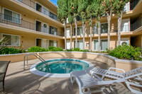 Lindley House Towers in Northridge, CA - Foto de edificio - Building Photo