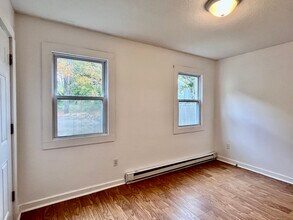 83 Lebanon Ave in Colchester, CT - Building Photo - Building Photo