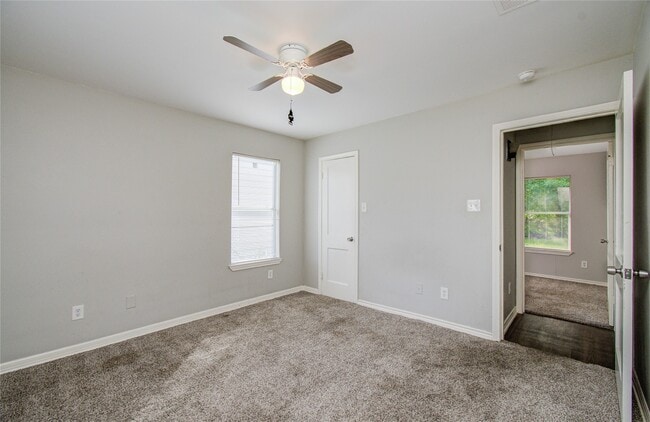 6830 New York St in Houston, TX - Building Photo - Building Photo