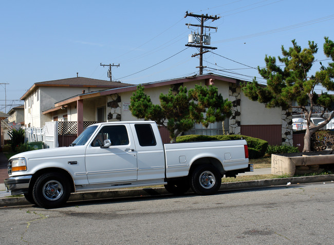 4384 W 137th St in Hawthorne, CA - Building Photo - Building Photo