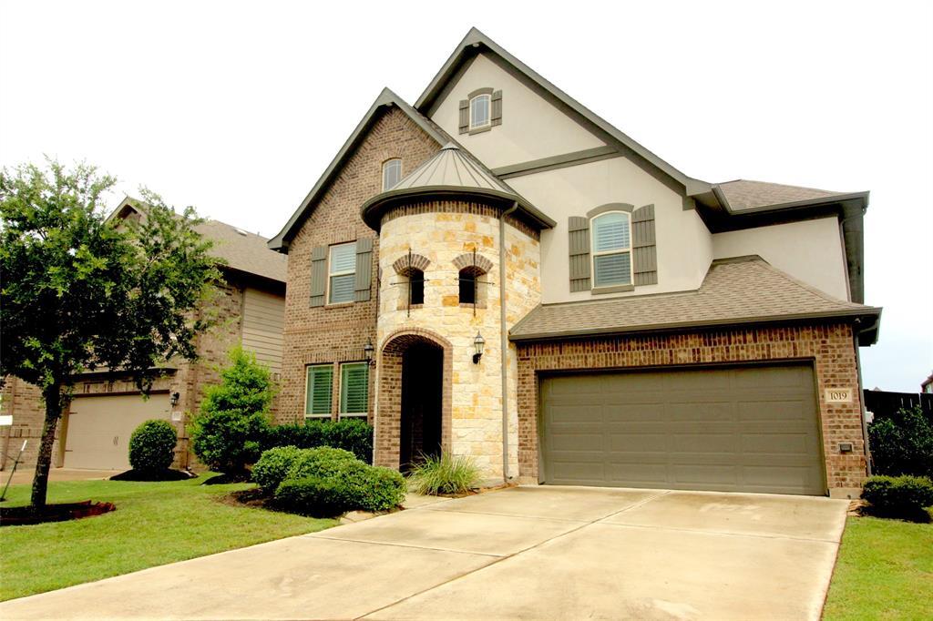 1019 Fresh Spring Rd in Richmond, TX - Building Photo