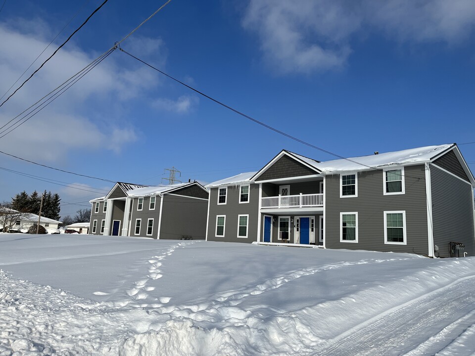 1030 Columbus Cir N in Ashland, OH - Building Photo